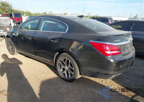 2016 Buick Lacrosse Sport Touring z USA, uszkodzony, nr VIN 1G4G45G37GF254985